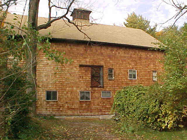 Building photograph for 424 LIME ROCK ROAD